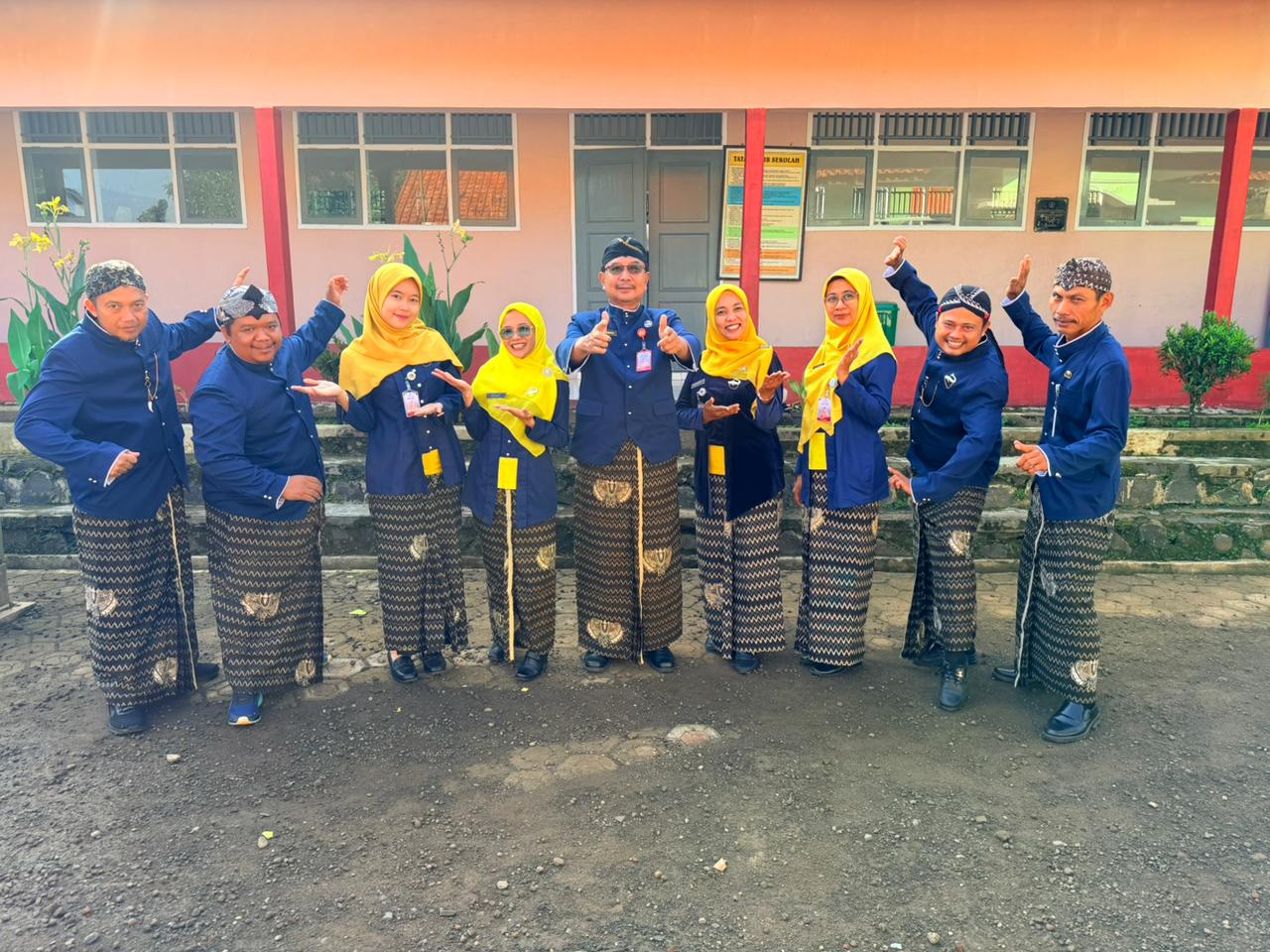 Baju Khas Cilacap 4